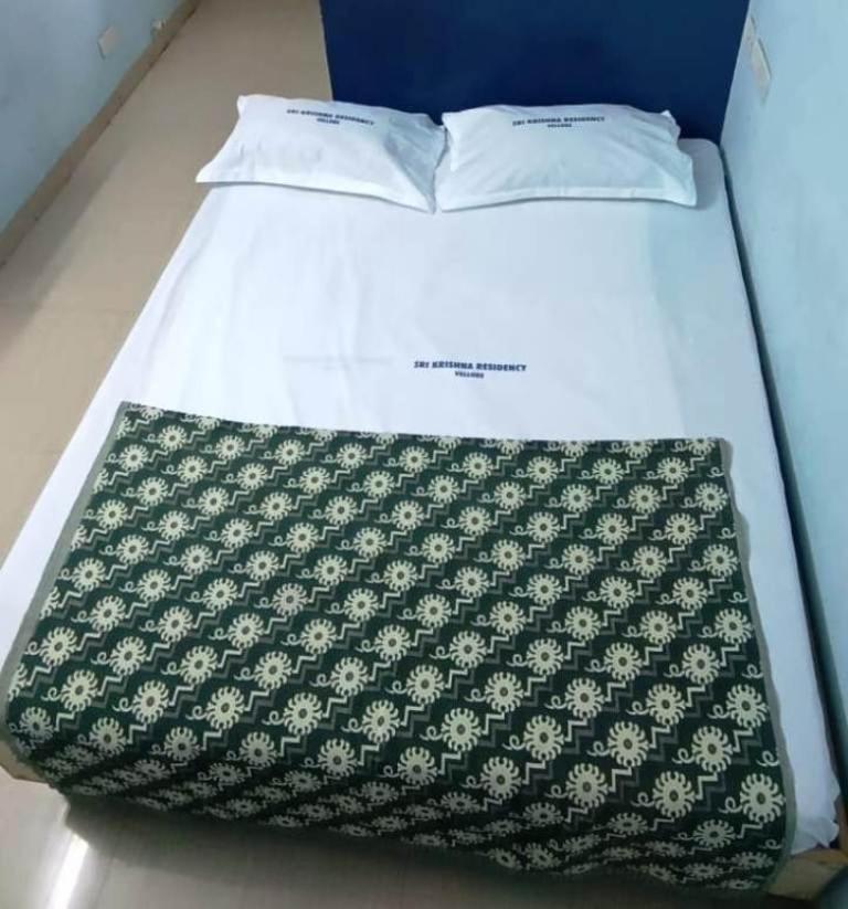 Hotel Elite Krishna à Vellore Extérieur photo
